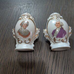 George and Martha Washington Salt & Pepper Shakers Beautiful porcelain Gold trim